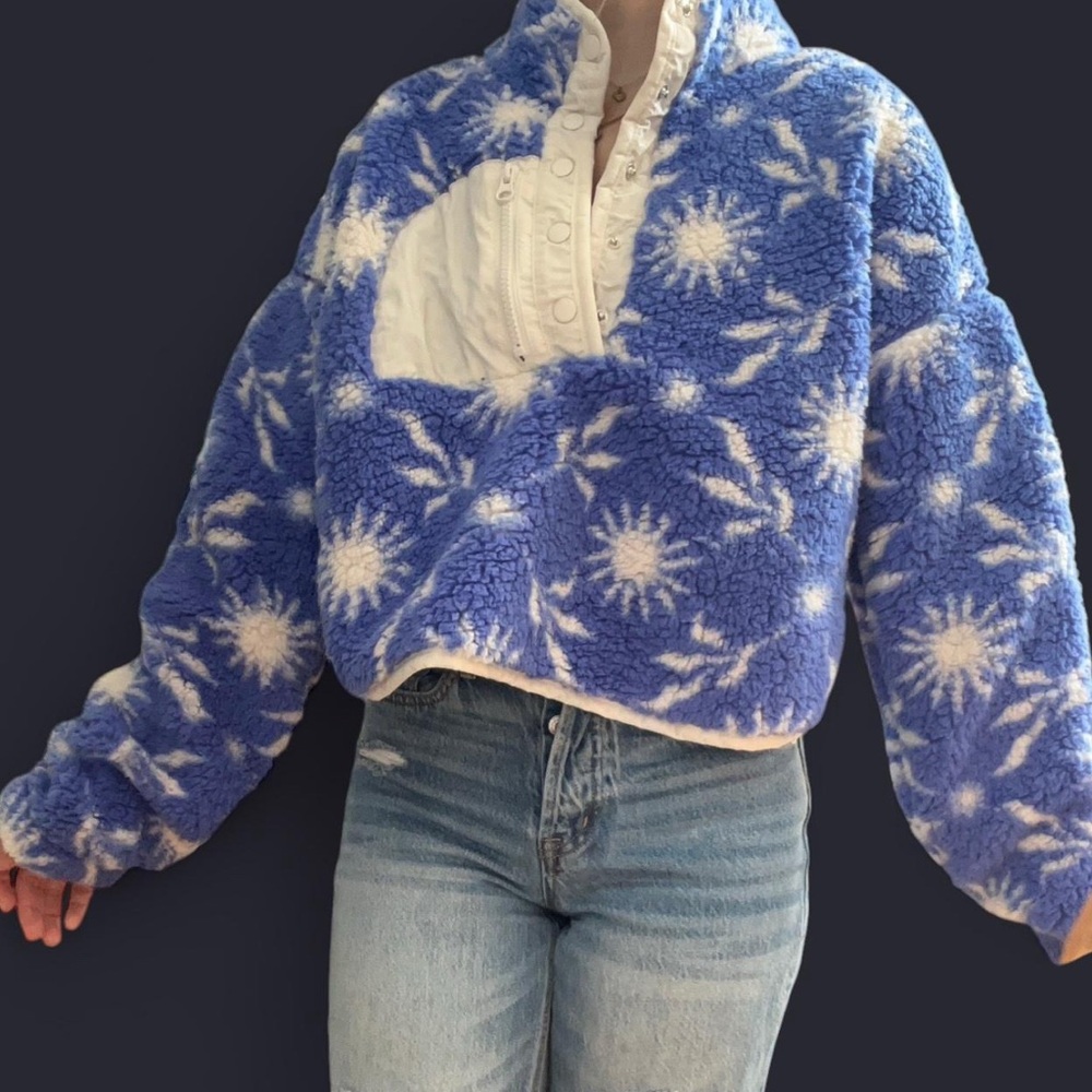 PacSun Blue and White Teddy Jacket